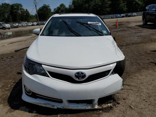 4T1BF1FK8CU526813 - 2012 TOYOTA CAMRY BASE WHITE photo 5