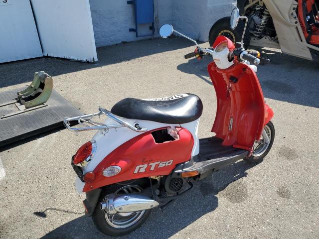 LWGTCAP137C000091 - 2007 BAJA SCOOTER RED photo 4