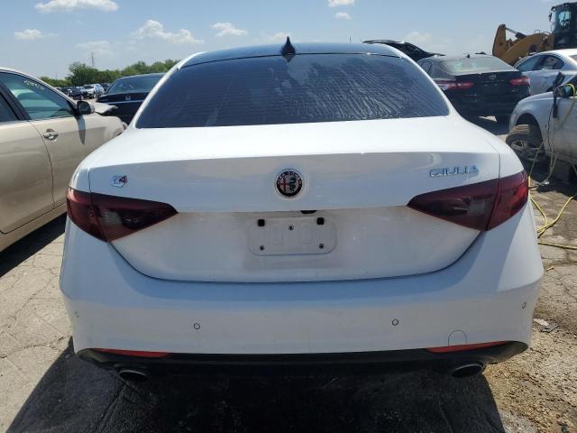 ZARFAEDNXH7549076 - 2017 ALFA ROMEO GIULIA Q4 白色 照片 6