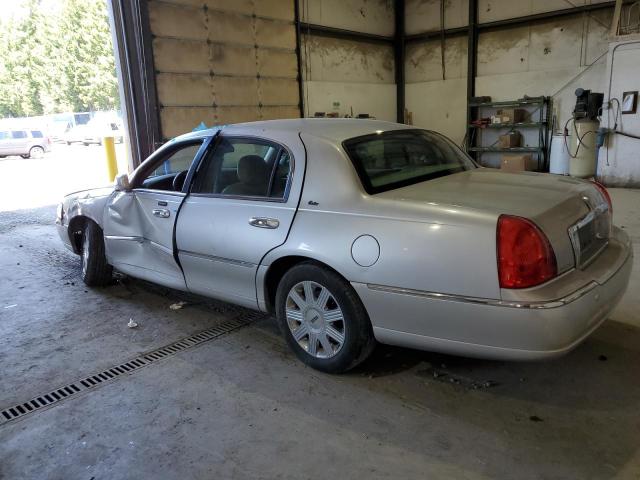 1LNHM83WX3Y658612 - 2003 LINCOLN TOWN CARTIER SILVER photo 2