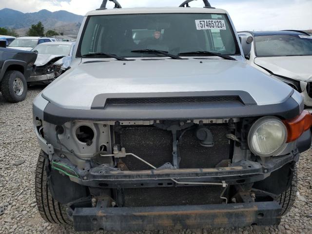 JTEBU11F970079065 - 2007 TOYOTA FJ CRUISER SILVER photo 5