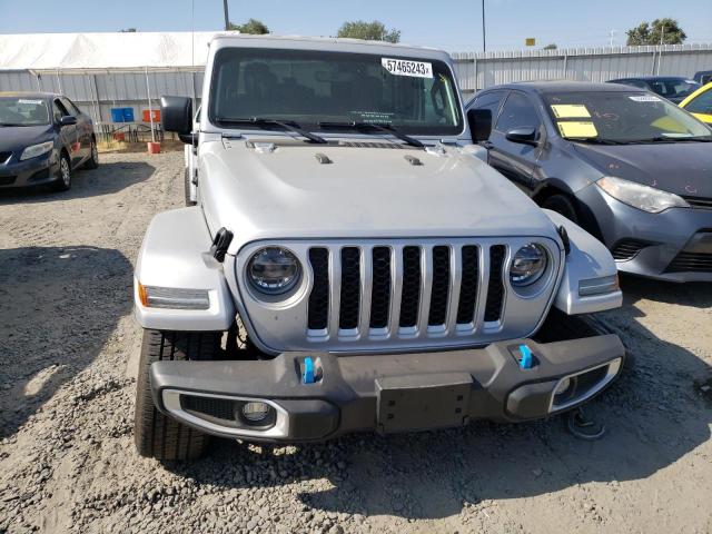 1C4JJXP6XNW213742 - 2022 JEEP WRANGLER U SAHARA 4XE SILVER photo 5
