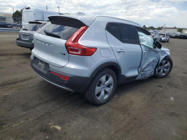 YV4162UKXL2298279 - 2020 VOLVO XC40 T5 MOMENTUM SILVER photo 3