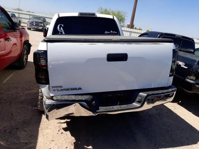 5TBEV54198S481181 - 2008 TOYOTA TUNDRA CREWMAX WHITE photo 6