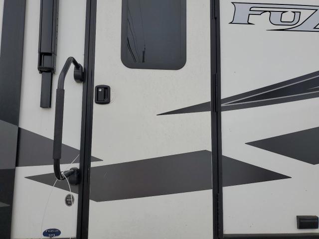 4YDF37325MF811199 - 2021 KEYSTONE TRAILER WHITE photo 5