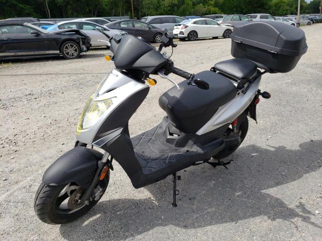 LC2U6A032CC000856 - 2012 KYMCO USA INC AGILITY 50 SILVER photo 2