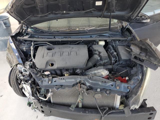 5YFBURHE9JP797762 - 2018 TOYOTA COROLLA L GREEN photo 11