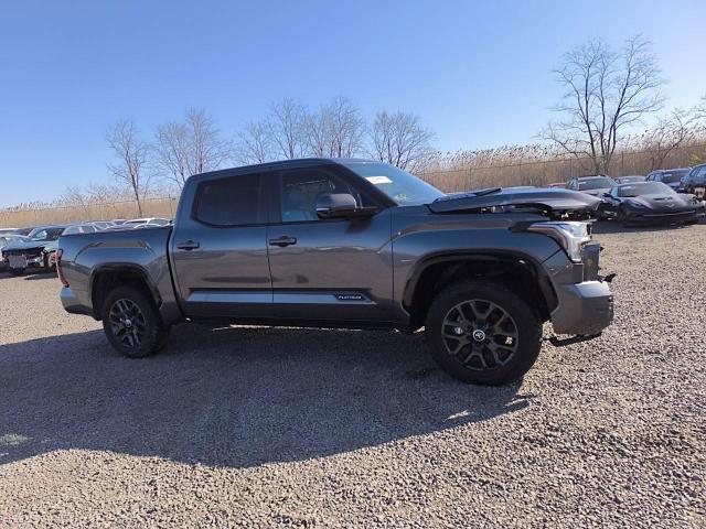 5TFNC5DB5RX067977 - 2024 TOYOTA TUNDRA CREWMAX PLATINUM ნაცრისფერი ფოტო 3