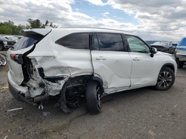 5TDGZRBH7NS589533 - 2022 TOYOTA HIGHLANDER XLE WHITE photo 3