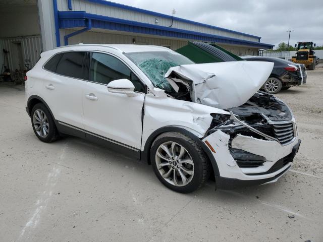 5LMCJ2D95HUL45133 - 2017 LINCOLN MKC SELECT WHITE photo 4