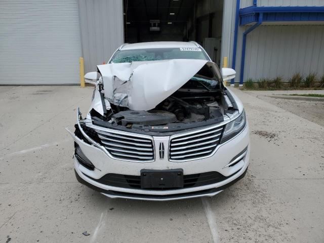 5LMCJ2D95HUL45133 - 2017 LINCOLN MKC SELECT WHITE photo 5