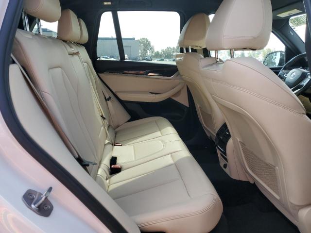 5UXTR7C55KLE93812 - 2019 BMW X3 SDRIVE30I WHITE photo 11