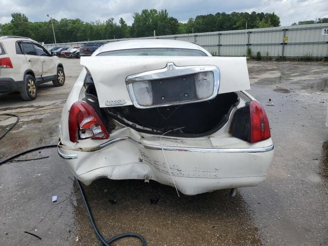 1LNFM81W0WY655829 - 1998 LINCOLN TOWN CAR EXECUTIVE WHITE photo 6