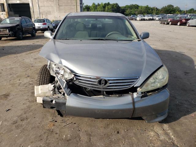 4T1BE30K85U587184 - 2005 TOYOTA CAMRY LE GRAY photo 5