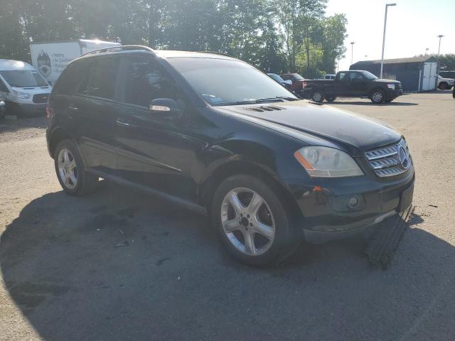 4JGBB22E78A360200 - 2008 MERCEDES-BENZ ML 320 CDI BLACK photo 4