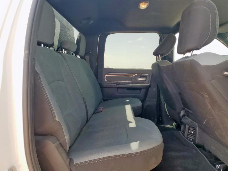 3C6UR5DL9NG441175 - 2022 RAM 2500 BIG HORN/LONE STAR WHITE photo 10