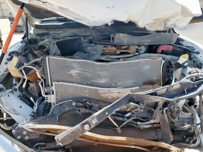 3C6UR5DL9NG441175 - 2022 RAM 2500 BIG HORN/LONE STAR WHITE photo 11