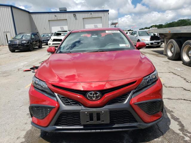 4T1G11BK5PU106782 - 2023 TOYOTA CAMRY SE NIGHT SHADE RED photo 5