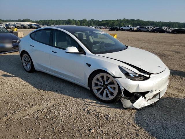 5YJ3E1EB8NF202382 - 2022 TESLA MODEL 3 WHITE photo 4