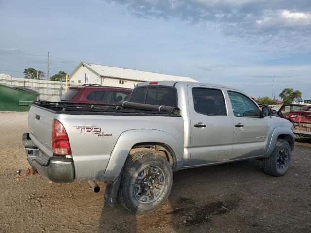 5TELU42N98Z526608 - 2008 TOYOTA TACOMA DOUBLE CAB SILVER photo 3