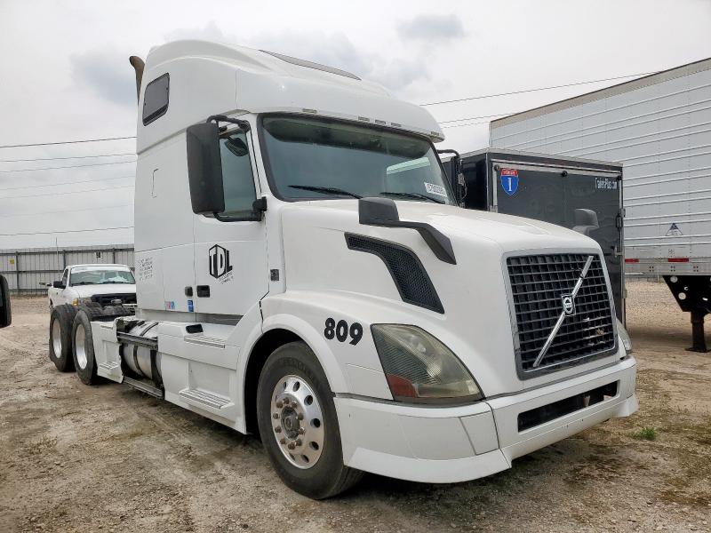 2015 VOLVO VNL VNL, null