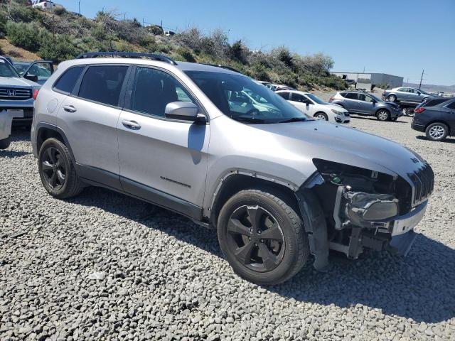 1C4PJMCB4JD543393 - 2018 JEEP CHEROKEE LATITUDE SILVER photo 4