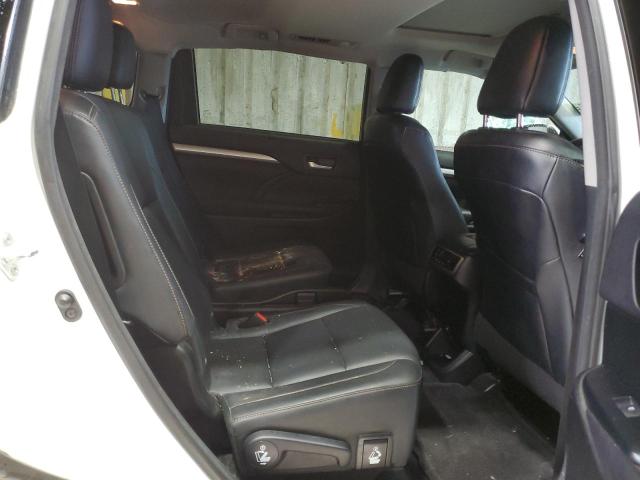5TDKKRFH0GS505662 - 2016 TOYOTA HIGHLANDER XLE WHITE photo 11
