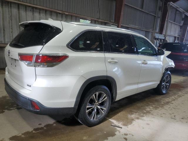 5TDKKRFH0GS505662 - 2016 TOYOTA HIGHLANDER XLE WHITE photo 3