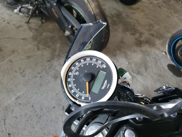 SMT900K1XFT669995 - 2015 TRIUMPH MOTORCYCLE BONNEVILLE BLACK photo 8