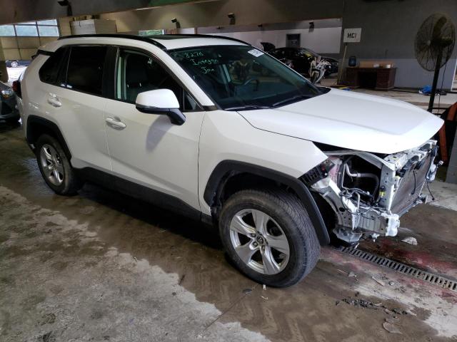 JTMP1RFV3KD507473 - 2019 TOYOTA RAV4 XLE WHITE photo 4