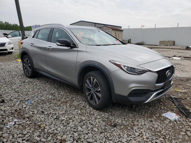 SJKCH5CR1HA033444 - 2017 INFINITI QX30 BASE 银色 照片 4