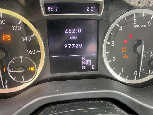 SJKCH5CR1HA033444 - 2017 INFINITI QX30 BASE 银色 照片 9