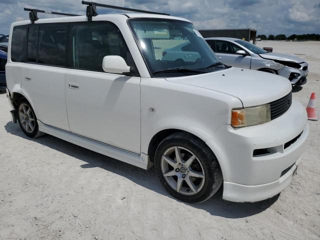 JTLKT324350190969 - 2005 TOYOTA SCION XB WHITE photo 4