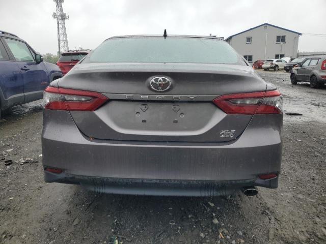 4T1F11BK0PU106507 - 2023 TOYOTA CAMRY XLE GRAY photo 6