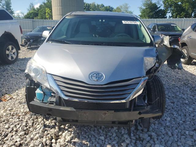 5TDYK3DC9CS182642 - 2012 TOYOTA SIENNA XLE SILVER photo 5