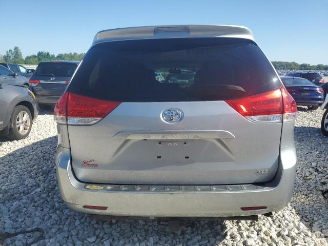 5TDYK3DC9CS182642 - 2012 TOYOTA SIENNA XLE SILVER photo 6