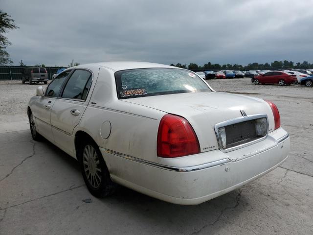 1LNHM81W45Y629340 - 2005 LINCOLN TOWN CAR SIGNATURE WHITE photo 3