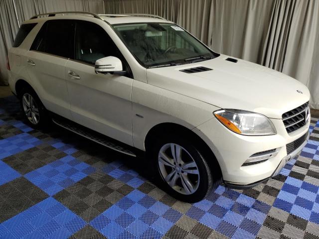 4JGDA5HB3CA057918 - 2012 MERCEDES-BENZ ML 350 4MATIC WHITE photo 4