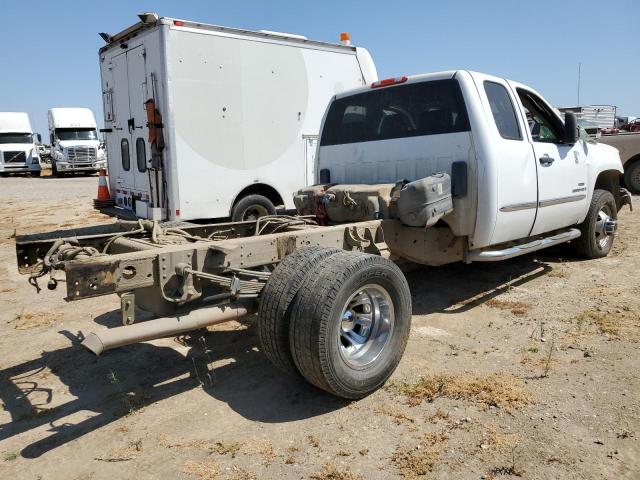 1GDJK396X8E189676 - 2008 GMC SIERRA K3500 WHITE photo 3