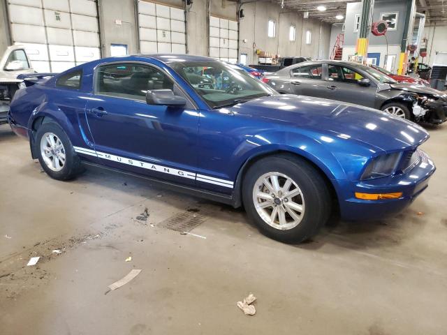 1ZVFT80N365111971 - 2006 FORD MUSTANG BLUE photo 4