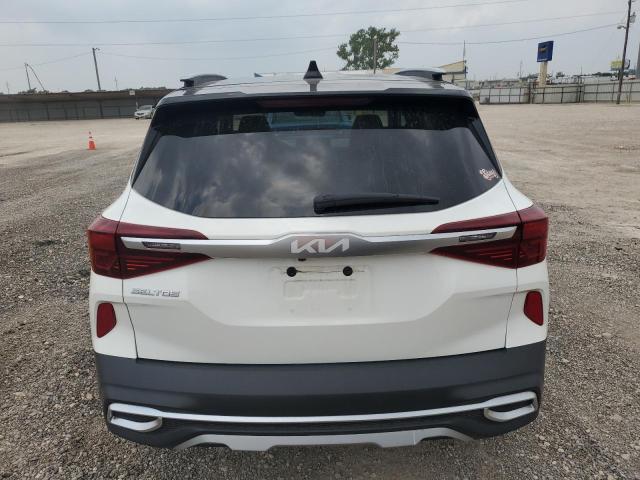 KNDEU2AA6N7345013 - 2022 KIA SELTOS S WHITE photo 6