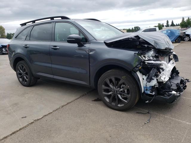 5XYRHDLF5PG226238 - 2023 KIA SORENTO EX CHARCOAL photo 4