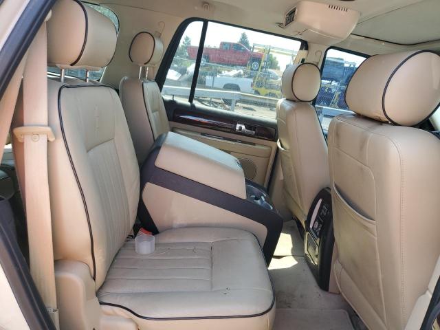 5LMFU285X6LJ11827 - 2006 LINCOLN NAVIGATOR 奶油色 照片 11