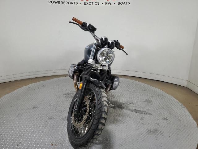 WB10J3308KZ794963 - 2019 BMW R NINE T SCRAMBLER GRAY photo 2