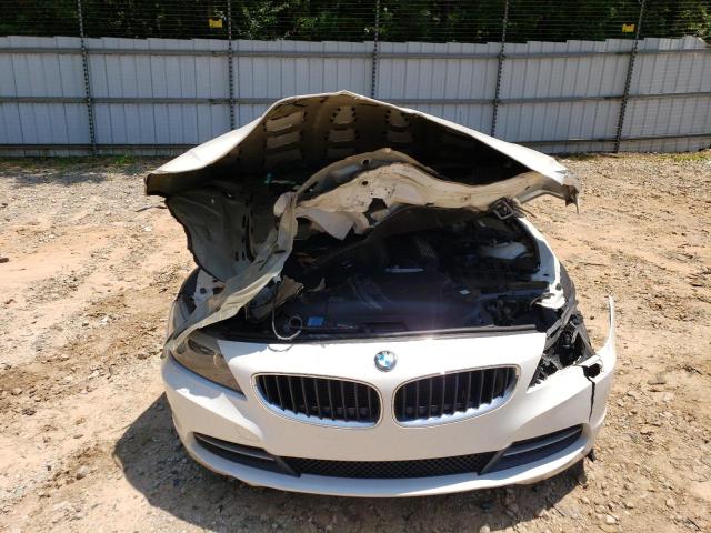 WBALM5C58BE378883 - 2011 BMW Z4 SDRIVE30I WHITE photo 5