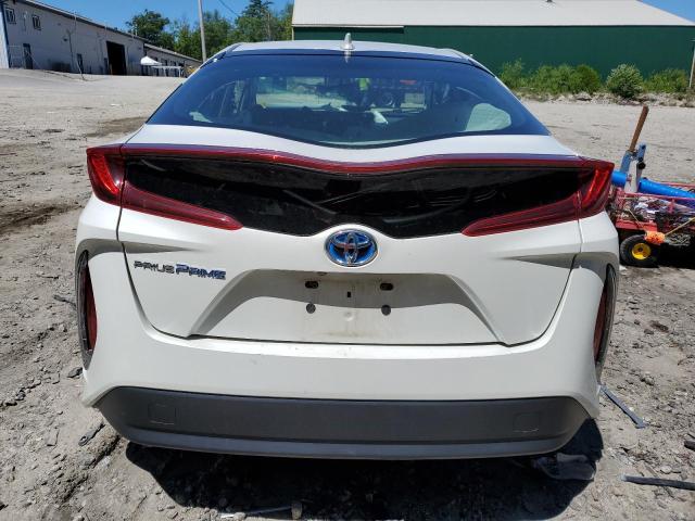 JTDKARFP6J3086106 - 2018 TOYOTA PRIUS PRIM WHITE photo 6