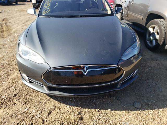 5YJSA1CP3DFP07460 - 2013 TESLA MODEL S Сірий фото 9