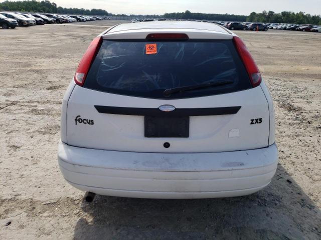 3FAFP313X2R183125 - 2002 FORD FOCUS ZX3 WHITE photo 6