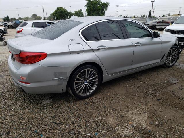 WBAJA9C56JB032998 - 2018 BMW 530E SILVER photo 3