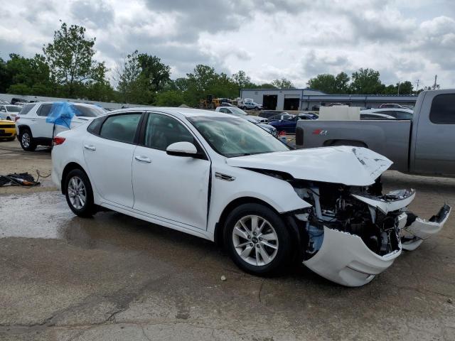 5XXGT4L33JG235916 - 2018 KIA OPTIMA LX WHITE photo 4